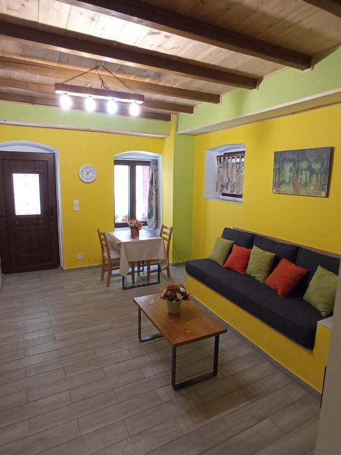 Gs Apartment Gythio Bagian luar foto