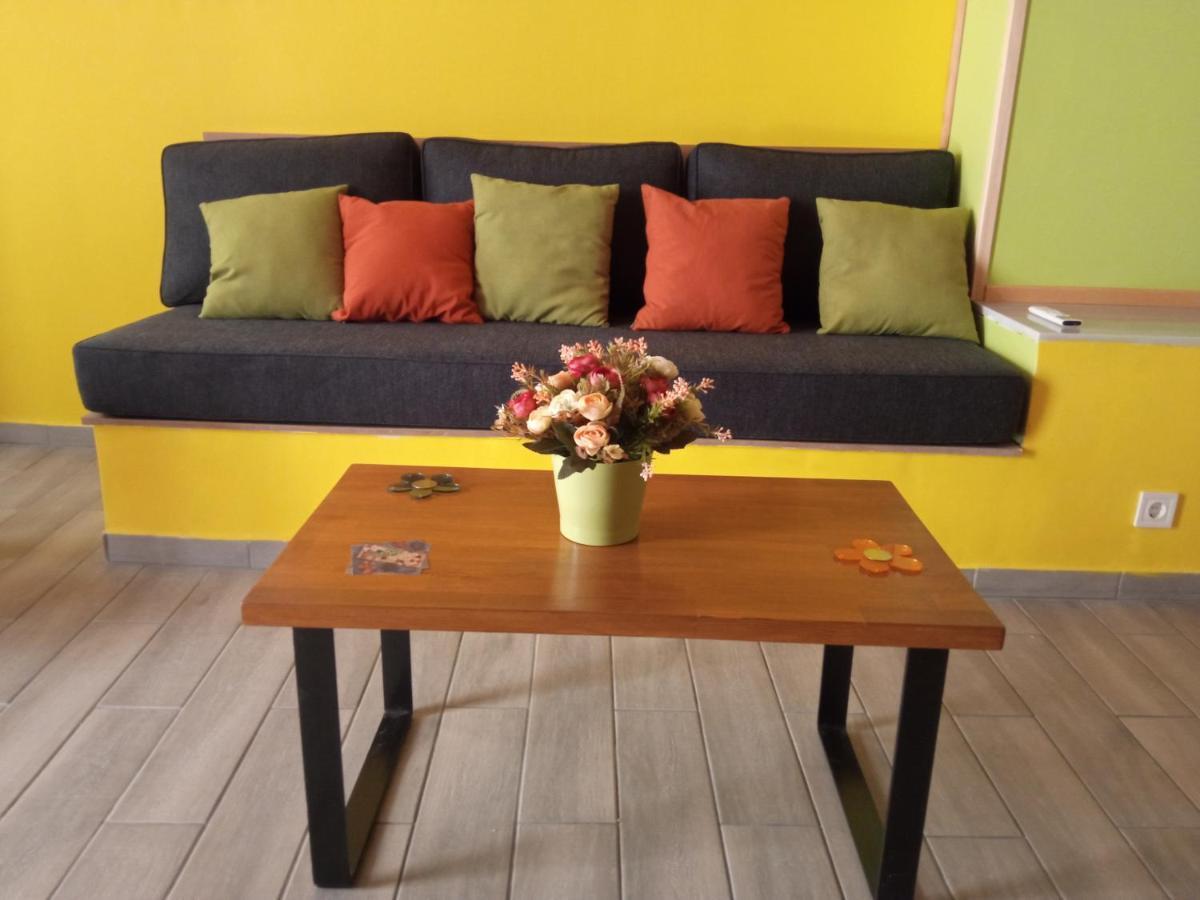 Gs Apartment Gythio Bagian luar foto
