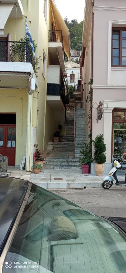 Gs Apartment Gythio Bagian luar foto